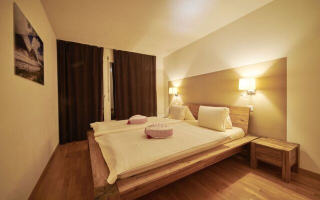 Hotel Castle – Guest Rooms – Lauterbrunnen