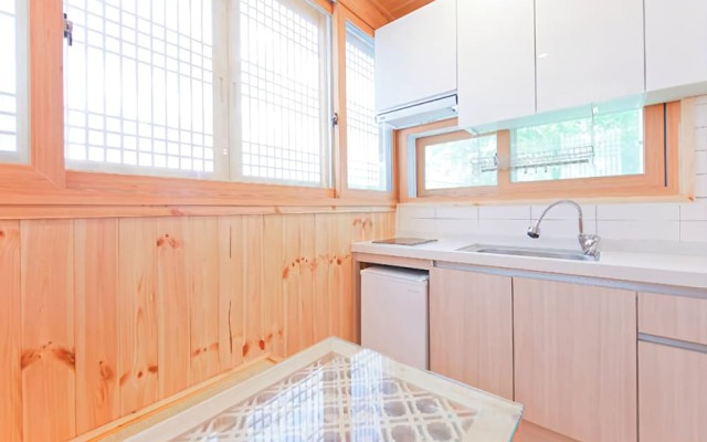 Pocheon CHW Hanok Pension