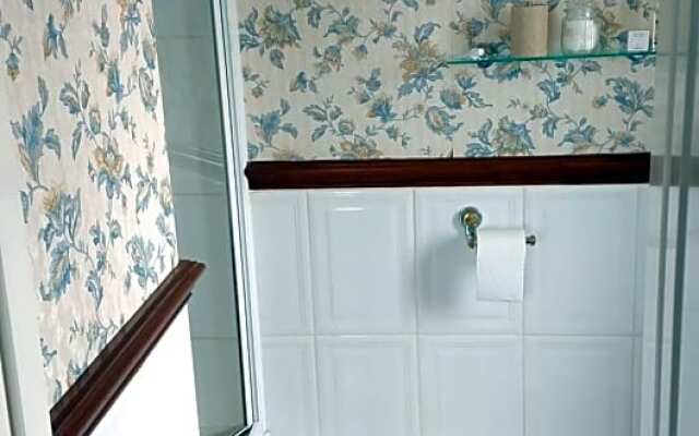 Hollingworth Lake Guest House