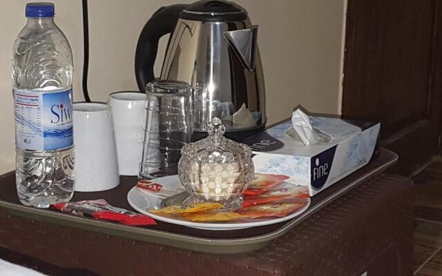 Royal pyramids Inn