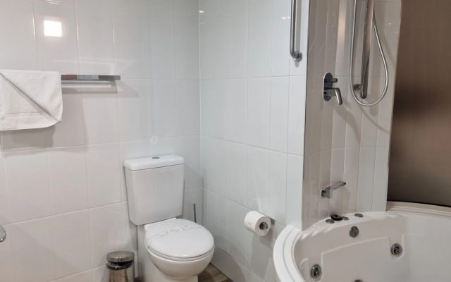 Grand Palais Boolarong Beachside Resort