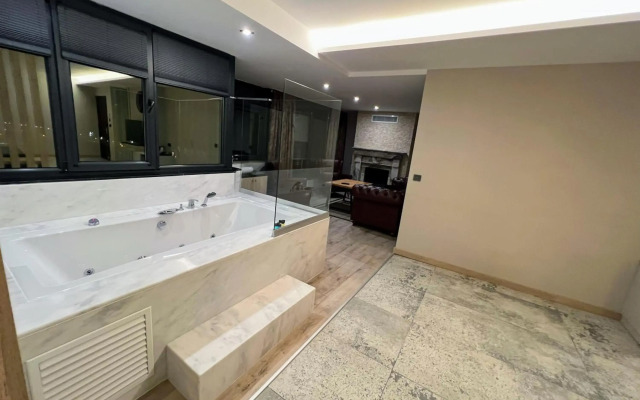 Life Point Hotel