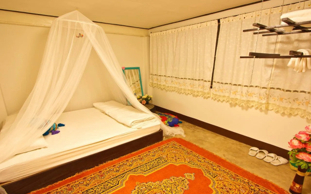 Chezmoi Handicraft & HomeStay