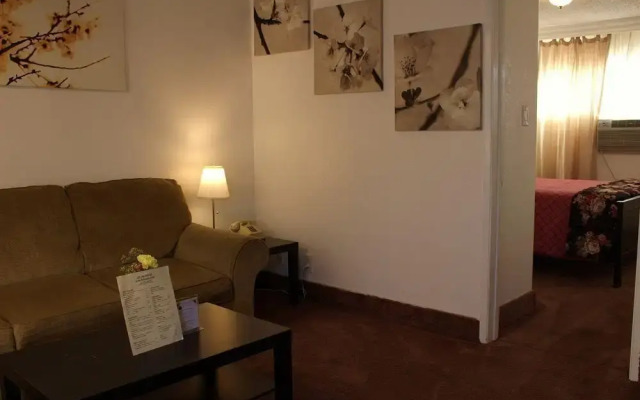 Tradewinds All Suite Hotel