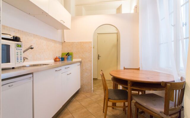 Cosy Apartment for 4 next to the Main Train Station by easyBNB