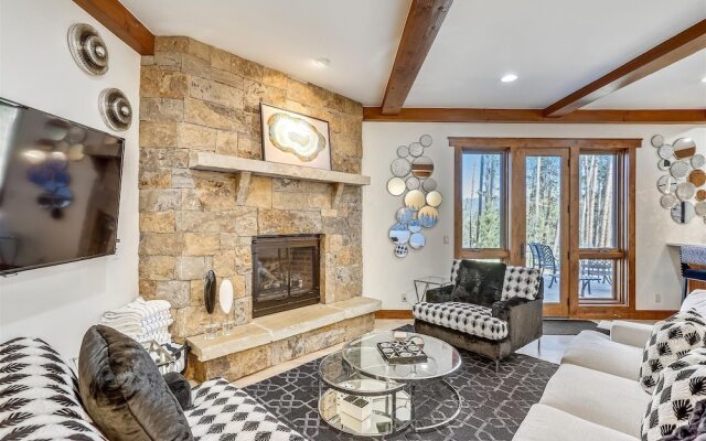 Highlands Hideaway 5 Bedroom Home by RedAwning