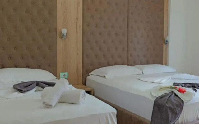 Esmerald Hotel
