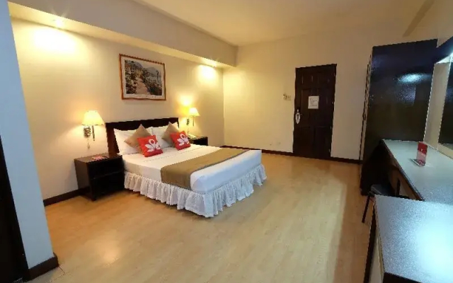 ZEN Rooms Basic Quezon V Mapa
