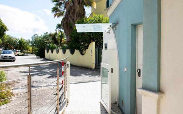 Elegante Trilocale Marconi Prima Fila Mare