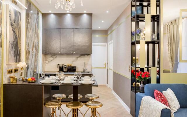 Luxury 2 Bedroom 2 Bathroom With AC -Eiffel Tower