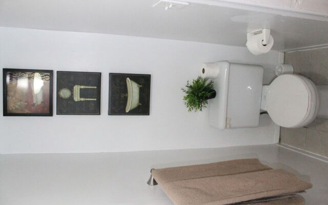 Adib Apartments - 1689 Baseline Rd, Unit A2