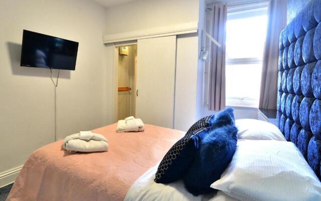 Rooms at 153 ROOM ONLY