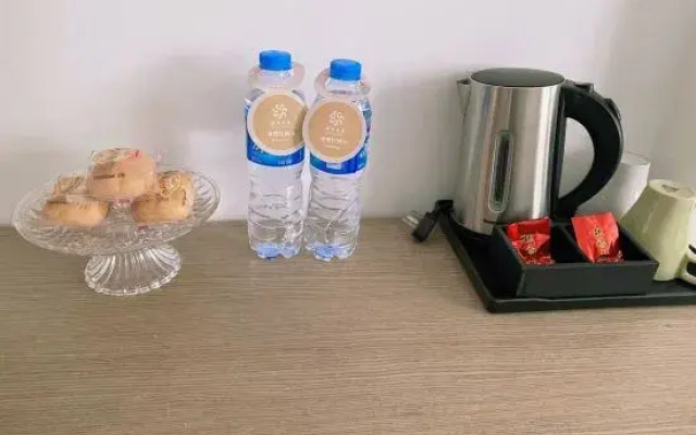 Zhengzhou Jujing Hotel