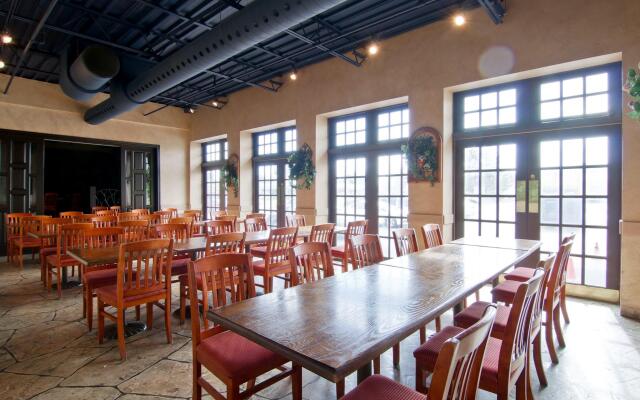 Holiday Inn Hotel & Suites St. Catharines Conference Center by IHG