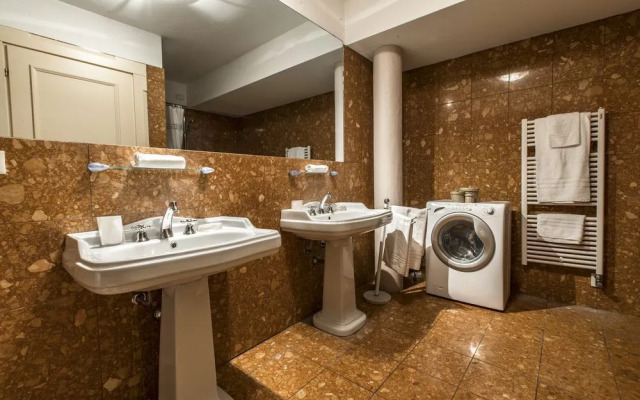 Molino Stucky Apartment Wi-Fi R&R