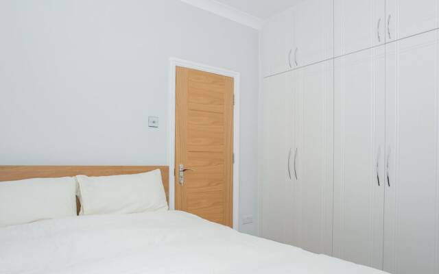 Modern 5 Bedroom House In Battersea