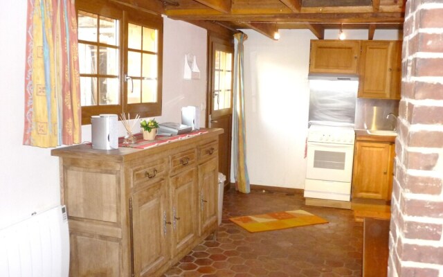 House With 2 Bedrooms in Touffreville-sur-eu, With Furnished Garden an