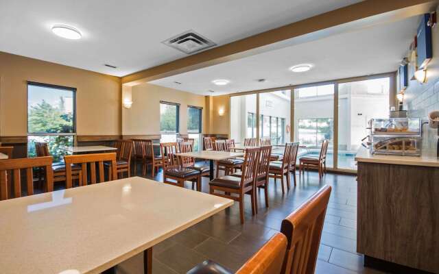 Comfort Inn & Suites