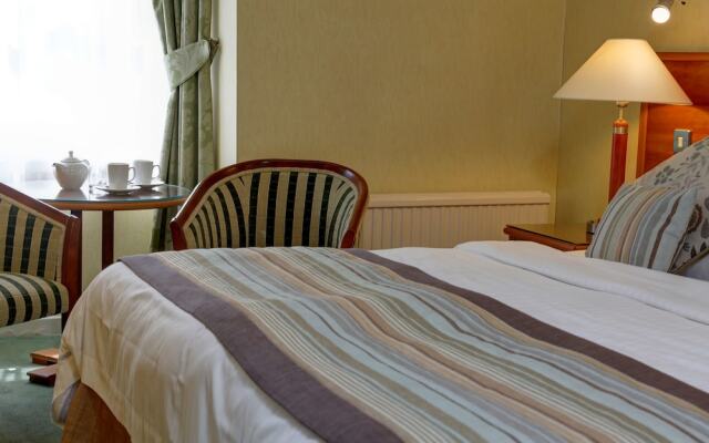 Blunsdon House Hotel