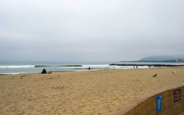 Chic & Central Ventura Home - Walk to Beach!