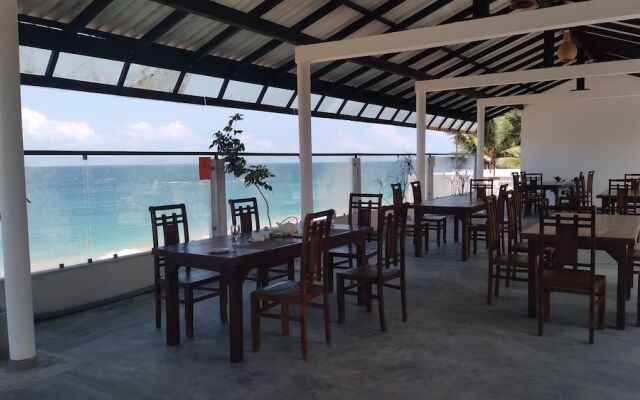 Sea Breeze Hotel Ambalangoda
