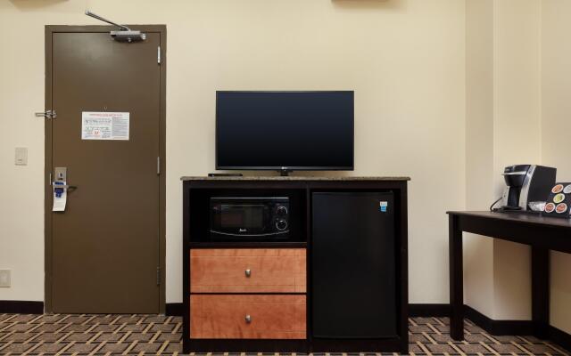 Holiday Inn Express and Suites Atlanta Downtown by IHG
