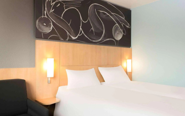 Ibis 3 Lacs Neuchatel Hotel