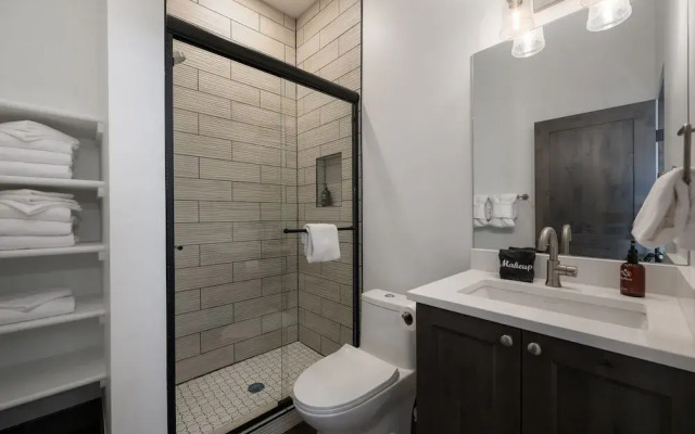 Scenic Perch 2 Bedroom Home