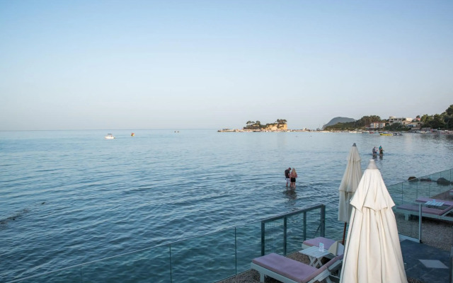 Denise Beach Hotel