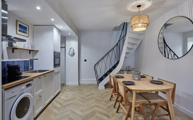 Superb Duplex Apartment Center of Paris