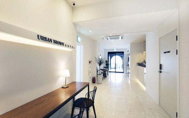 Hotel Urban Brown