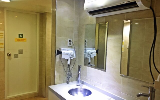 OYO Hostel Myeongdong 5