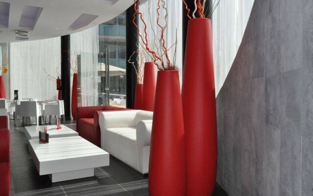 Apolo Suites Rentalmar