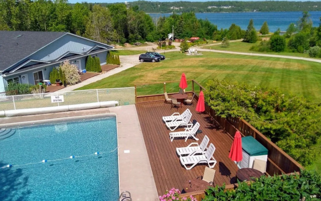 Waterview On The Bay