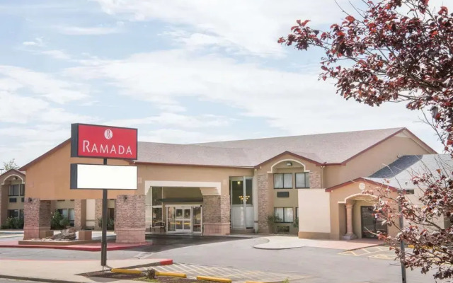 Quality Inn and Suites Albuquerque