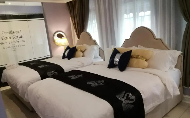 1 Day Car Hotel Station 18