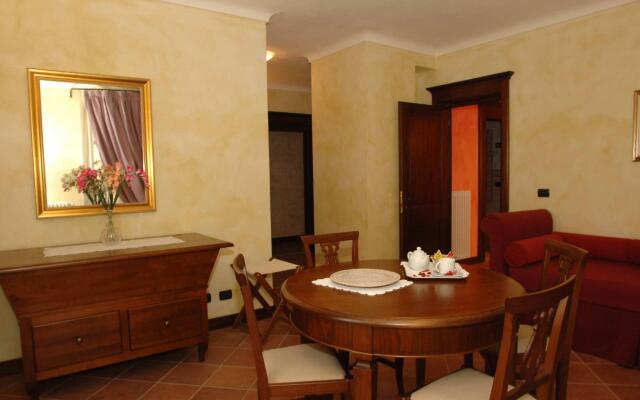 Fabulous Mansion in Nizza Monferrato with Swimming Pool