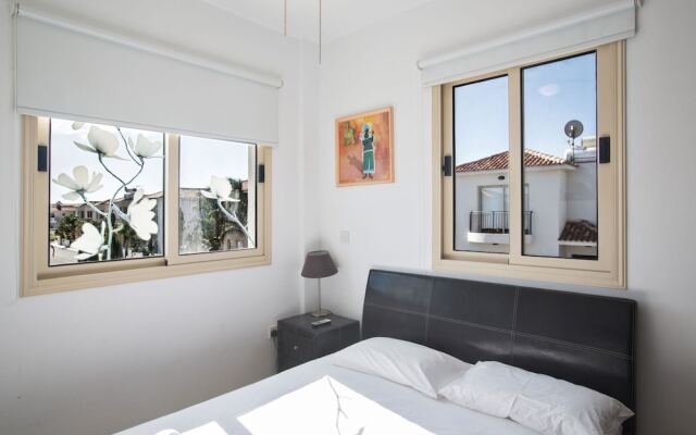 Cyprus Villa Palm 17 Gold