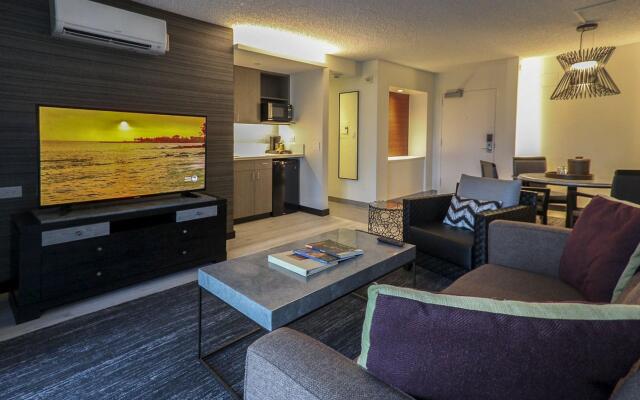 Kaimana Beach Hotel