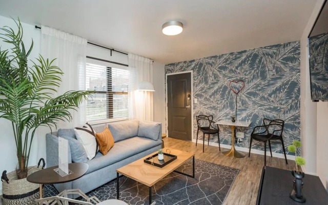 Modern 1BD Near Music Row and Downtown