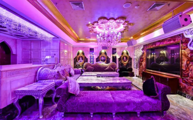 Grand Honor International Hotel