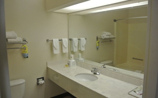 Days Inn by Wyndham Montgomery