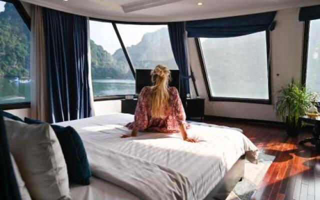 Le Theatre Cruises - Wonder on Lan Ha Bay