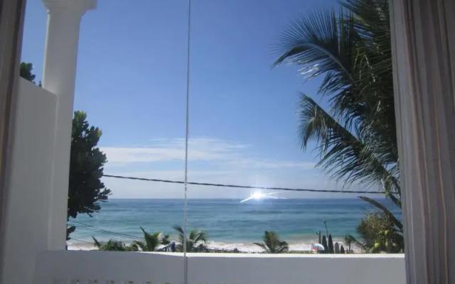 White Surfing Beach Resort