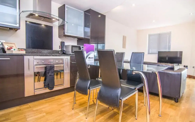 Modern 2 bed apartment in London - RGB 65388