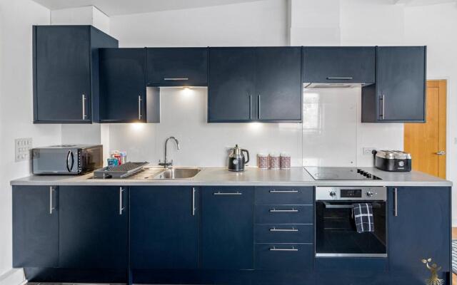 Smythen St, 2 bed apartment with balcony