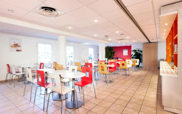 Premiere Classe Paris Ouest - Pont De Suresnes
