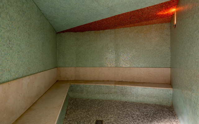 Sesimbra Oceanfront Hotel