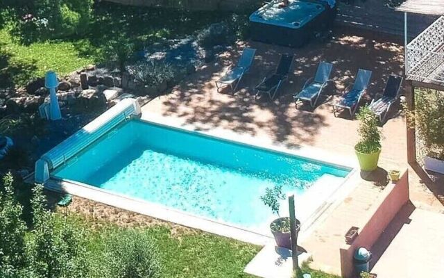 Villa Alyzea