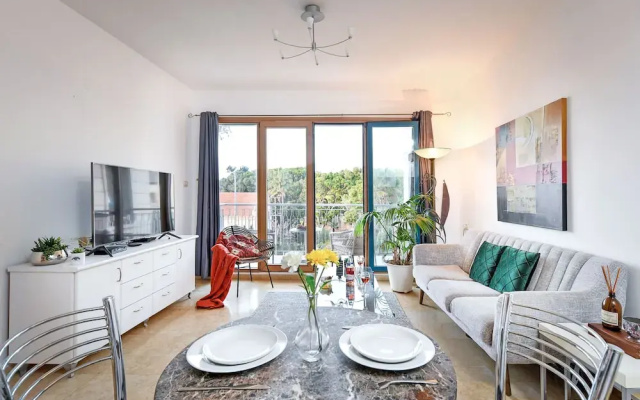 Deluxe 2BD Jaffa Dreams W Pool & Parking